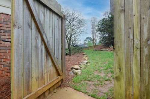 2754 Pheasant Trl, Duluth GA 30097-4041 exterior