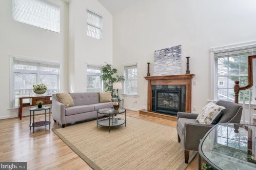 11801 Ambleside Dr, Rockville MD 20854-2109 exterior