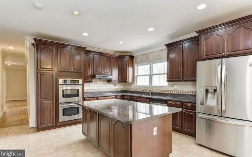 13779 Travilah Rd, Rockville MD  20850-3532 exterior