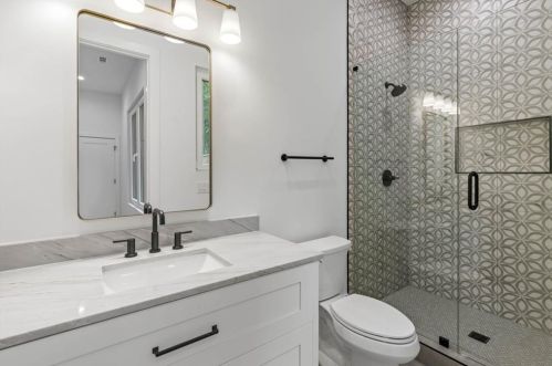 3918 Flowerland Dr, Atlanta GA  30319-1806 exterior