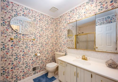 25 Sandpiper Dr, Hackettstown NJ 07840-3048 exterior