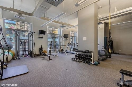 1305 Michigan Ave, Chicago IL  60605-3284 exterior