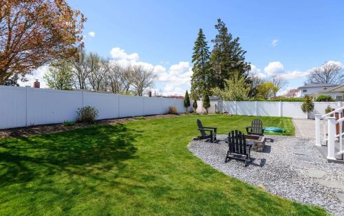 12 Sheldon Pl, Commack NY 11725-3237 exterior