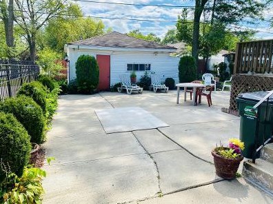 2501 12 Ave, Broadview IL 60153-1405 exterior