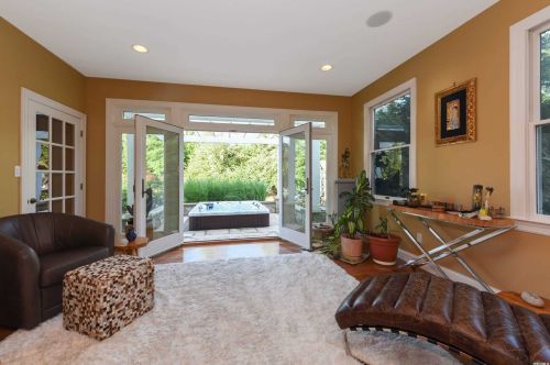 109 Elmwood Dr, Huntington Station NY 11746-5658 exterior