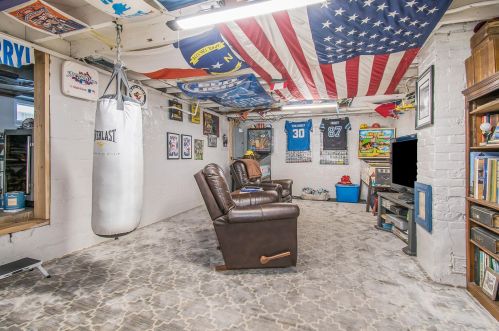 318 Academy St, Allegan MI 49010-1455 exterior