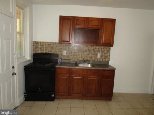 5844 Addison St, Philadelphia PA 19143-1204 exterior