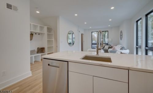 21 New St, Montclair NJ 07042-4543 exterior