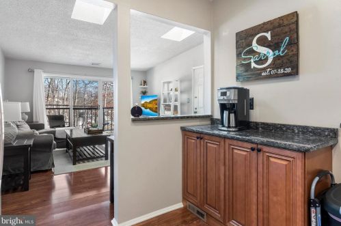 64 Holly Ct, Trenton, NJ 08619-4636