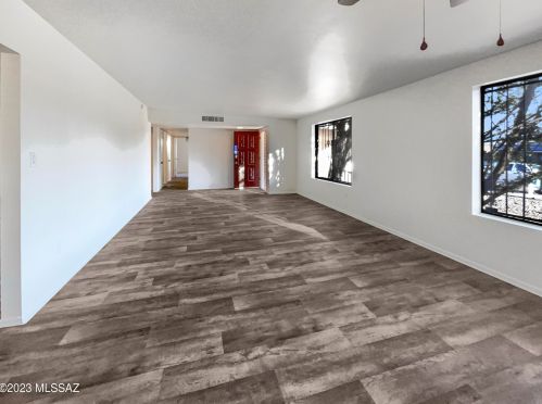 1822 Camino Seco, Tucson AZ  85710-7241 exterior