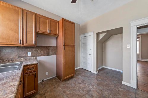 5812 De Giverville Ave, Saint Louis MO 63112-1617 exterior