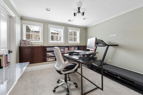 2111 Grace St, Chicago IL 60618-4901 exterior