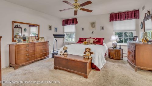 8 Gladstone Ave, Lakehurst NJ 08759-6625 exterior