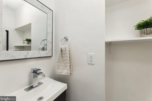 1607 D St, Washington DC  20003-2441 exterior