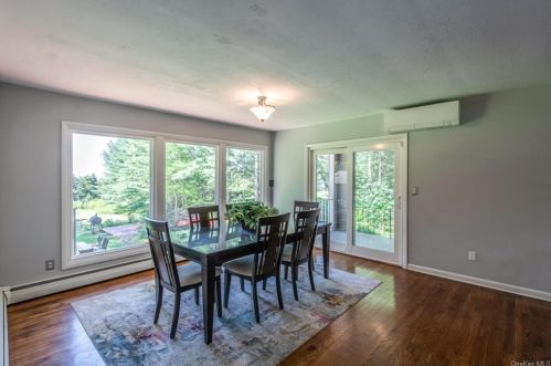 19 Mnr Dr, Poughkeepsie NY 12603-3712 exterior