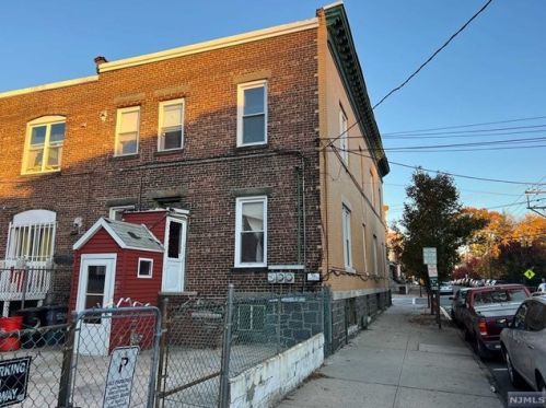 2401 New York Ave, Union City NJ 07087-4515 exterior