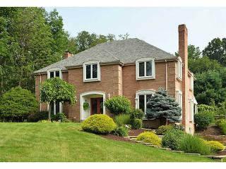 1421 Redfern Dr, Pittsburgh, PA 15241-2934