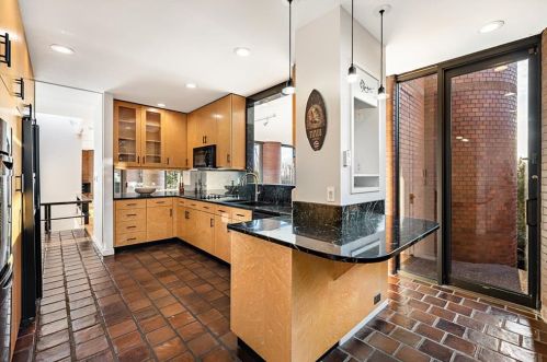 110 Congdon St, Providence RI  02906-1413 exterior