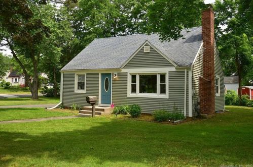 82 Rood Ave, Windsor, CT 06095-3732