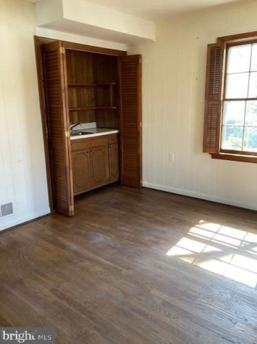 4032 40 Rd, Arlington VA 22207-4805 exterior