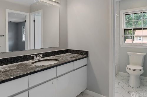 201 Shirley Ave, Edison NJ 08820-1323 exterior