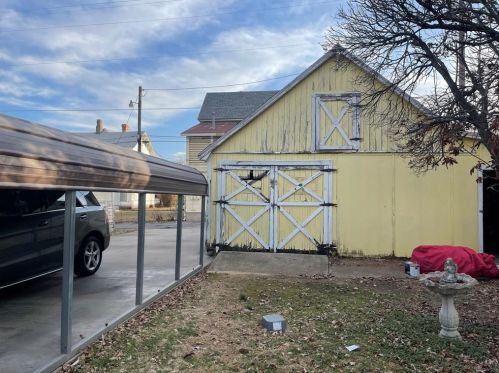 624 Gandy St, Denison TX  75021-2814 exterior