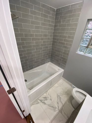 8427 Cregier Ave, Chicago IL  60617-2222 exterior