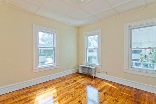 61 Euclid Ave, Springfield MA 01108-1725 exterior