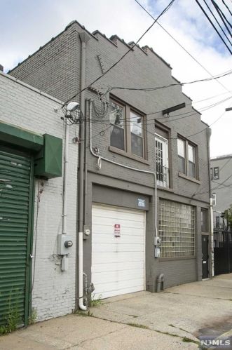 54-60 Mcwhorter St, Newark NJ  07105-1413 exterior
