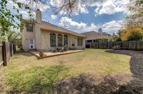 4933 China Gdn Dr, Austin TX 78730-3577 exterior