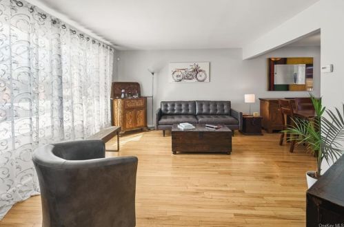 253 Cottage Rd, Valley Cottage NY 10989-2426 exterior