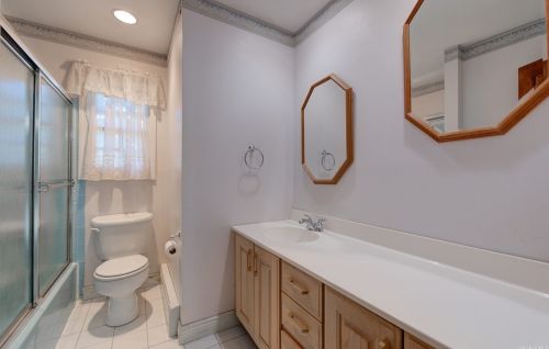 11 Munson Ct, Huntington Station NY 11747-1632 exterior