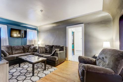 5946 40th St, Milwaukee WI  53209-3923 exterior