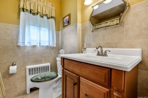 170 Madison Ave, Valhalla NY 10595-1827 exterior