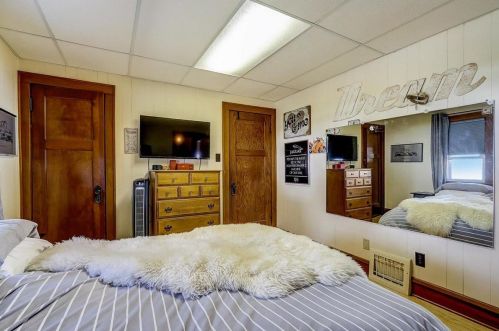 5006 Beloit Rd, Milwaukee WI 53214-5332 exterior