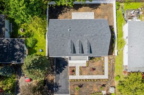 19 Grant Ave, East Hanover NJ  07936-2950 exterior