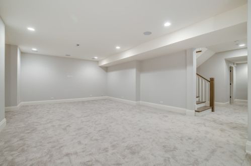 642 Hillside Ave, Elmhurst IL 60126-4247 exterior