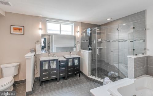 2315 Ellsworth St, Philadelphia PA 19146-2419 exterior