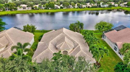 11325 Ohanu Cir, Boynton Beach FL 33437-7033 exterior