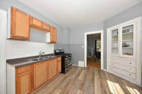 3257 Booth St, Milwaukee WI 53212-2135 exterior