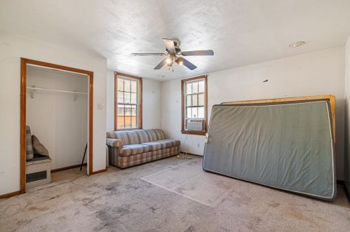 1828 Middle St, Pittsburgh PA 15215-2719 exterior