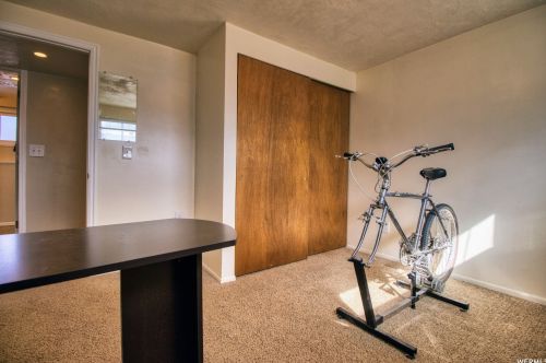 3728 Atmore Rd, Taylorsville UT 84084-1401 exterior