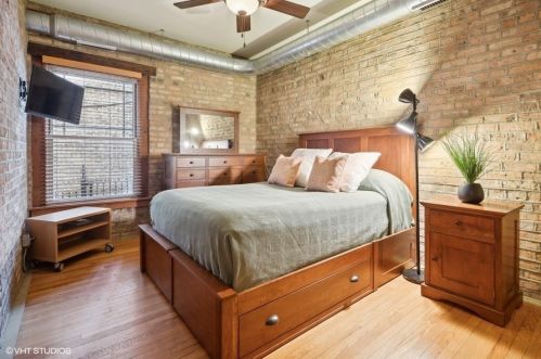 1609 Estes Ave, Chicago IL  60626-3784 exterior