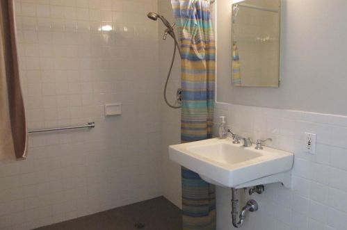 959 Braddock Ave, Pittsburgh PA 15218-1838 exterior