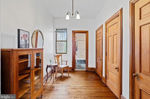 1708 Green St, Philadelphia PA 19130-7023 exterior