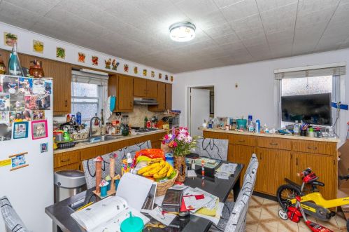 528 St, Union City NJ 07087-3856 exterior