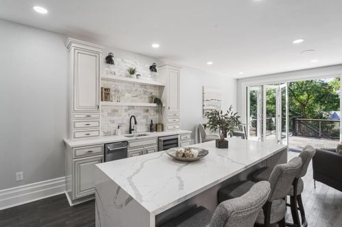 5532 Forbes Ave, Pittsburgh PA  15217-1126 exterior