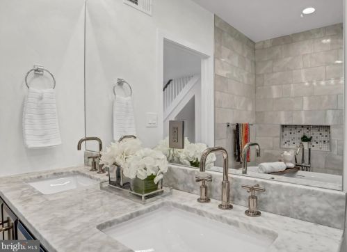 1337 Massachusetts Ave, Washington DC  20003-1540 exterior