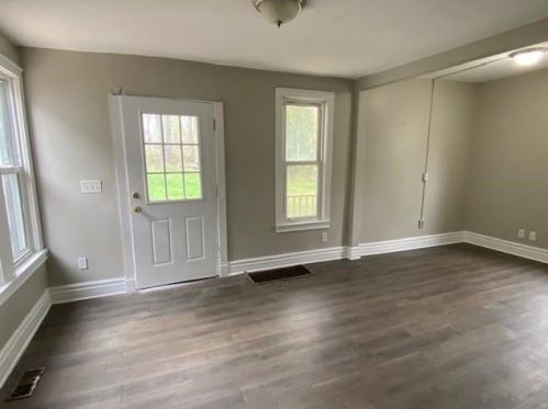 186 Mclaughlin Ave, Meskegon, MI 49442-3321