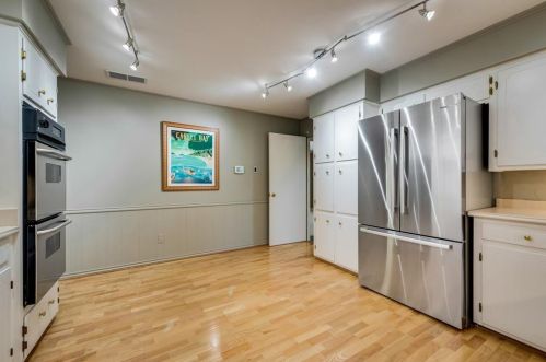 9672 Atherton Dr, Dallas TX 75243-6135 exterior